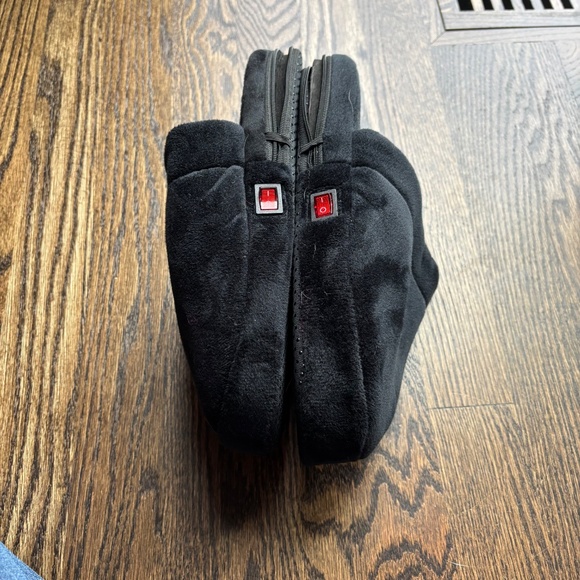 ActionHeat heated slippers - Picture 4 of 9